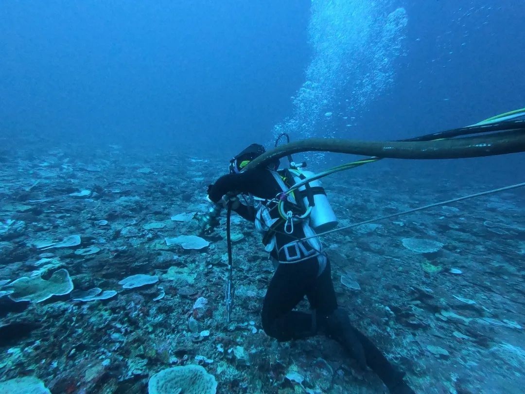 单机手机游戏潜水艇-深海探险，潜水艇游戏带你体验真实海底世界